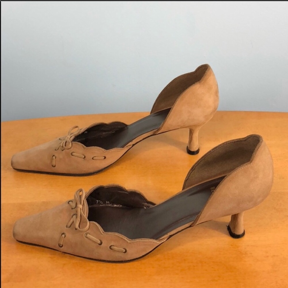 Stuart Weitzman 🦋 Tan Suede Leather Kitten Heels - Picture 4 of 8